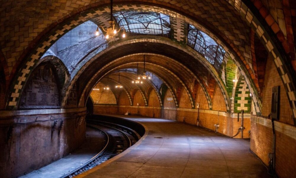 Old City Hall Subway Station